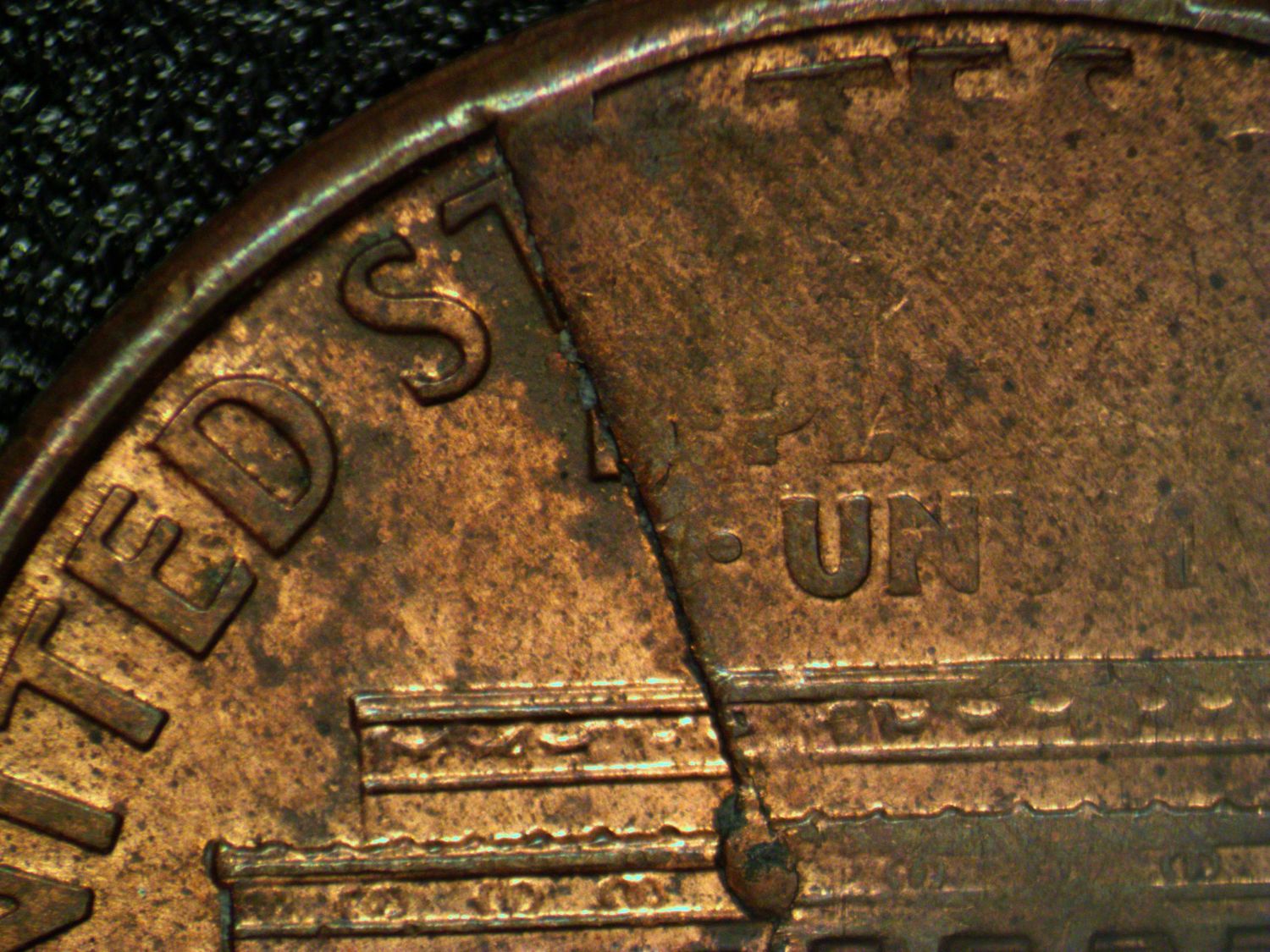 1997-LMC-With-Reverse-Die-Crack